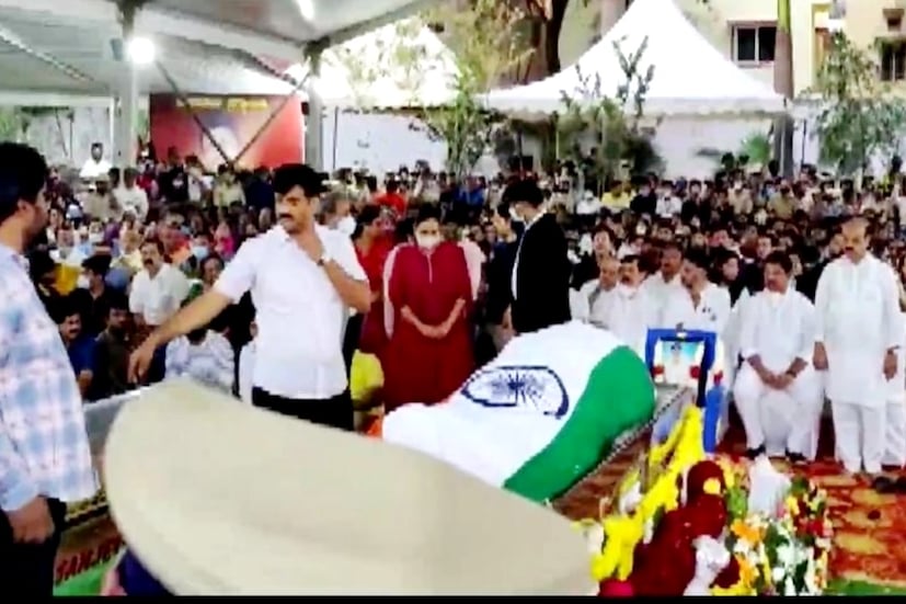 Puneeth Rajkumar last Rites Emotional Moments