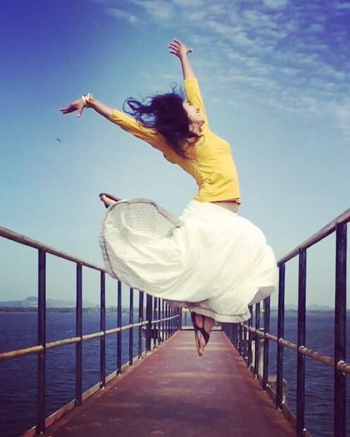  ശരീരം ഫ്ലെക്സിബിൾ ആക്കിവെക്കാനും ഫിറ്റ്നെസ് നിലനിർത്താനും സായ് പല്ലവി എന്തൊക്കെ വ്യായാമമായിരിക്കും ചെയ്യുന്നത് എന്നറിയാൻ യുവാക്കൾക്ക് താത്പര്യമുണ്ടാകും. എങ്കിൽ അറിഞ്ഞോളൂ,