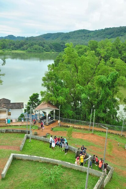  ഹൃദയ ദ്വീപിലേക്കുള്ള സസ്പന്‍ഷന്‍ ബ്രിഡ്ജും ദ്വീപിന്റെ വികസനവുമാണ് മൂന്നാം ഘട്ടത്തില്‍ ലക്ഷ്യമിട്ടിരിക്കുന്നത്. ഇത് കൂടി പൂര്‍ത്തിയാവുമ്പോള്‍ തോണിക്കടവ് ടൂറിസം പദ്ധതി മലബാറിന്റെ പ്രധാന വിനോദ സഞ്ചാര കേന്ദ്രങ്ങളില്‍ ഒന്നായി മാറും.
