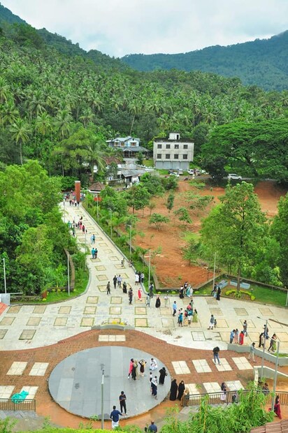  കുട്ടികള്‍ക്കുള്ള ചെറിയ പാര്‍ക്ക്, ഇരിപ്പിടങ്ങള്‍, കൂടാരങ്ങള്‍ തുടങ്ങിയവയും ഇവിടെ ഒരുക്കിയിട്ടുണ്ട്. കോവിഡ് മാനദണ്ഡങ്ങള്‍ പാലിച്ചാണ് സഞ്ചാരികള്‍ക്ക് പ്രവേശനം.