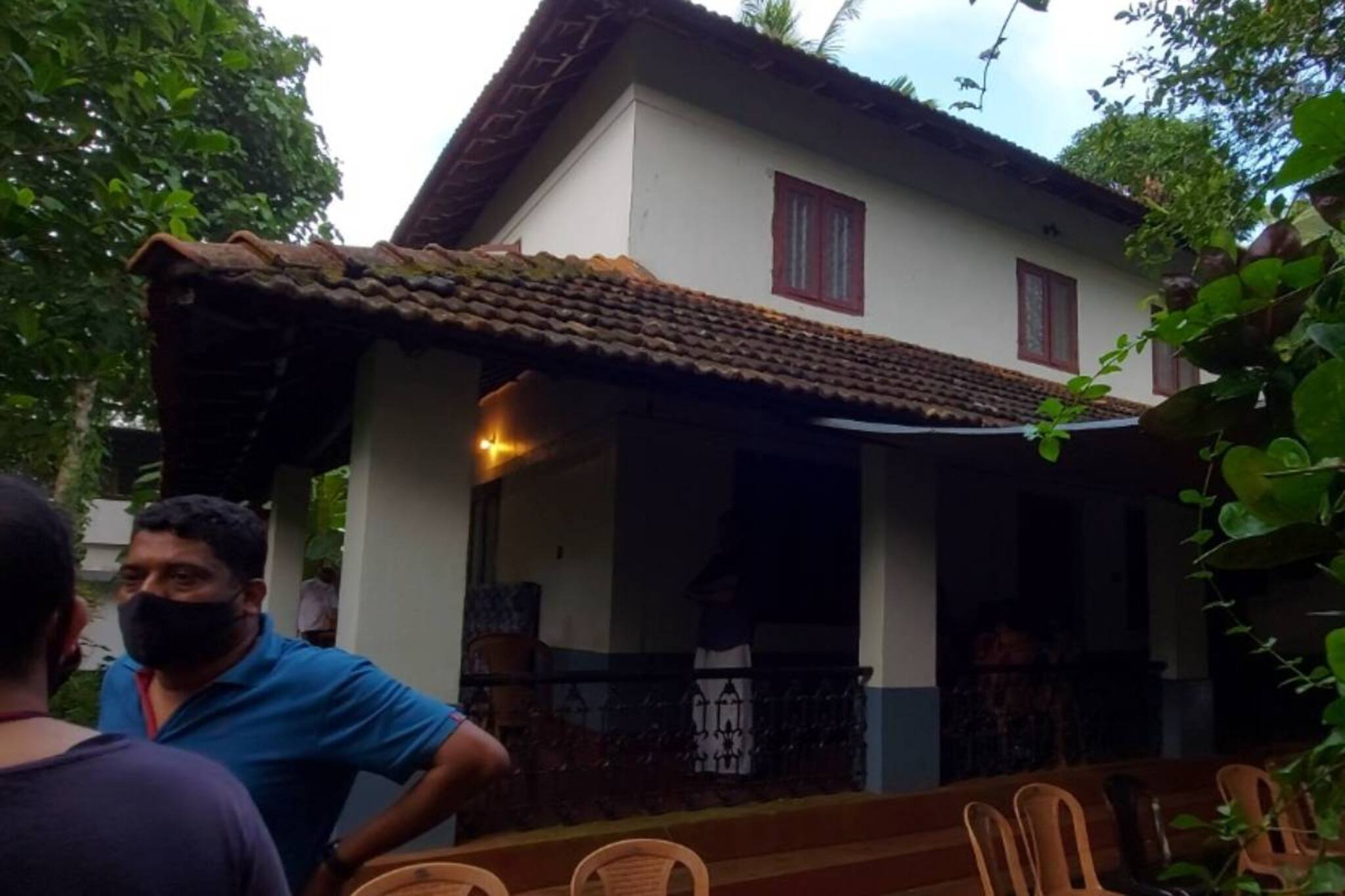 കണ്ണൂരിൽ വീടിന്റെ മേൽക്കൂര തകർന്ന് വീണ് ഉറങ്ങിക്കിടന്ന വീട്ടമ്മ മരിച്ചു