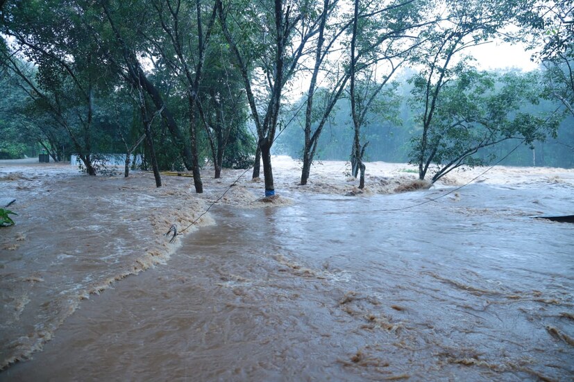  മലയോര മേഖലയിൽ വൻനാശനഷ്ടമുണ്ടായി. കാഞ്ഞിരപ്പള്ളി പഴയിടത്ത് നിന്നുള്ള ദൃശ്യം.