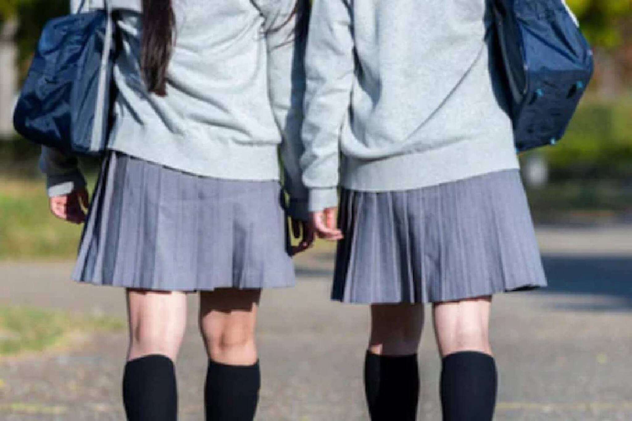 ആൺകുട്ടികളോടും പുരുഷ അധ്യാപകരോടും പാവാട ധരിക്കാൻ സ്‌കൂൾ മാനേജ്‌മെന്റ്;