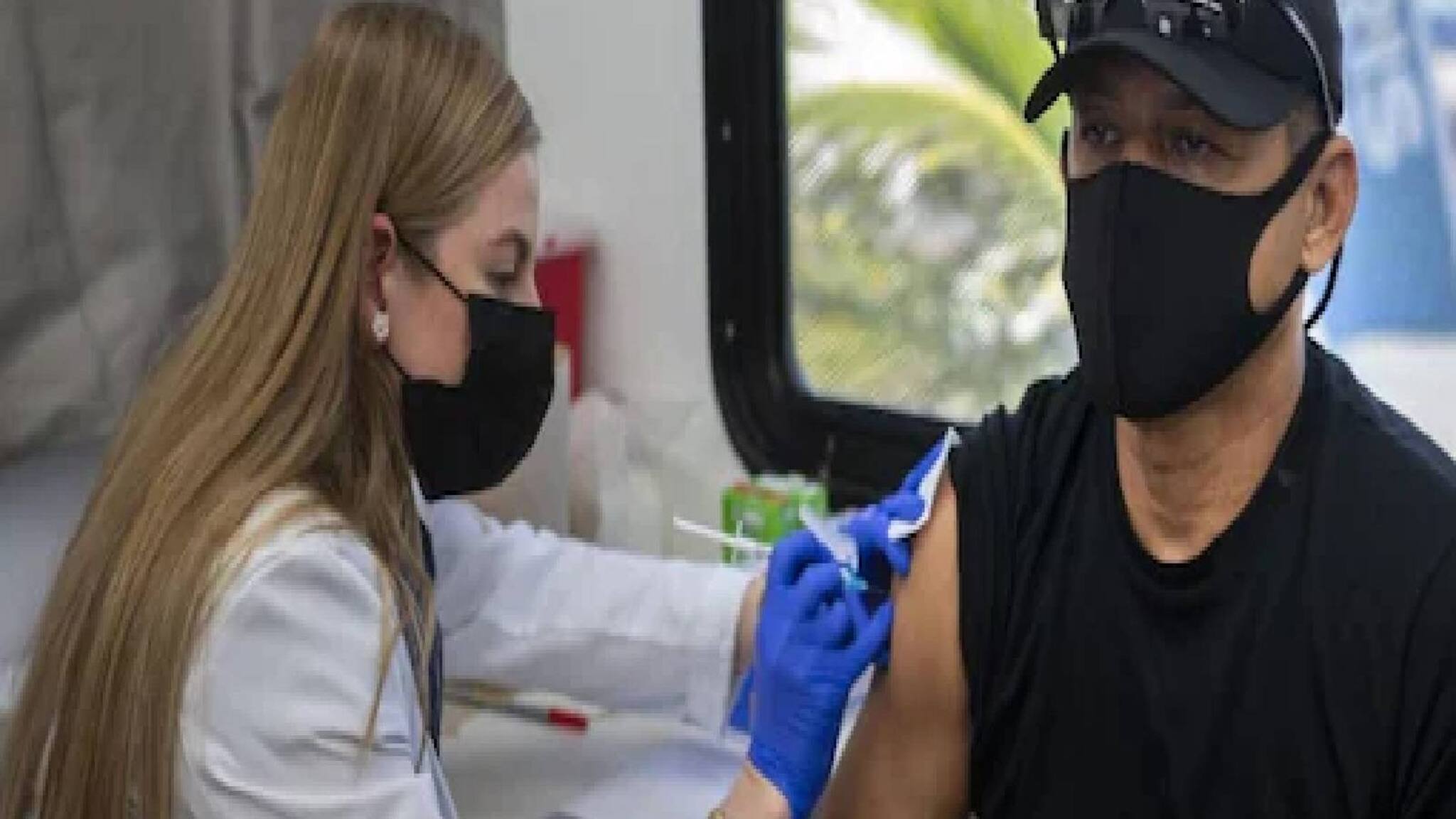 Omicron | ഒമൈക്രോൺ വകഭേദം വ്യാപിക്കാൻ കാരണം വാക്സിൻ നിരക്ക് കുറഞ്ഞതോ? വിദഗ്ധർ പറയുന്നത് ഇങ്ങനെ