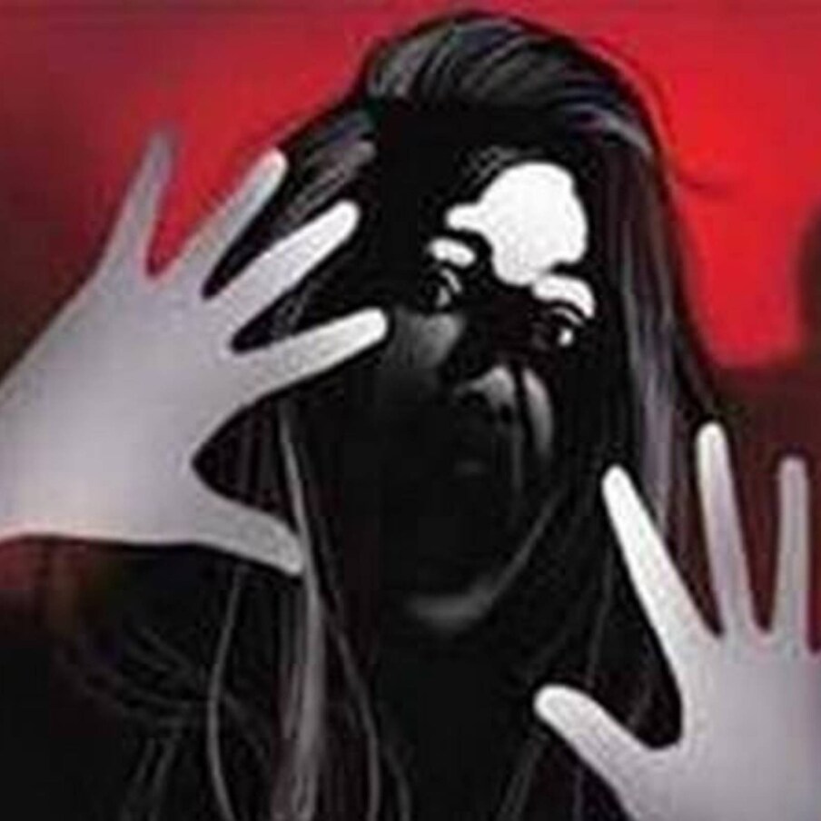 "സംഭവത്തിന് ശേഷം, ഞാൻ അവളെ ചികിത്സയ്ക്കായി തെലിയമുറ ആശുപത്രിയിൽ കൊണ്ടുപോയി, രാത്രി മുഴുവൻ ഞാൻ അവിടെ ചെലവഴിച്ചു. പോലീസ് എന്റെ വീട്ടിലെത്തി," പശ്ചാത്താപമില്ലാതെ ഭർത്താവ് പറഞ്ഞു
