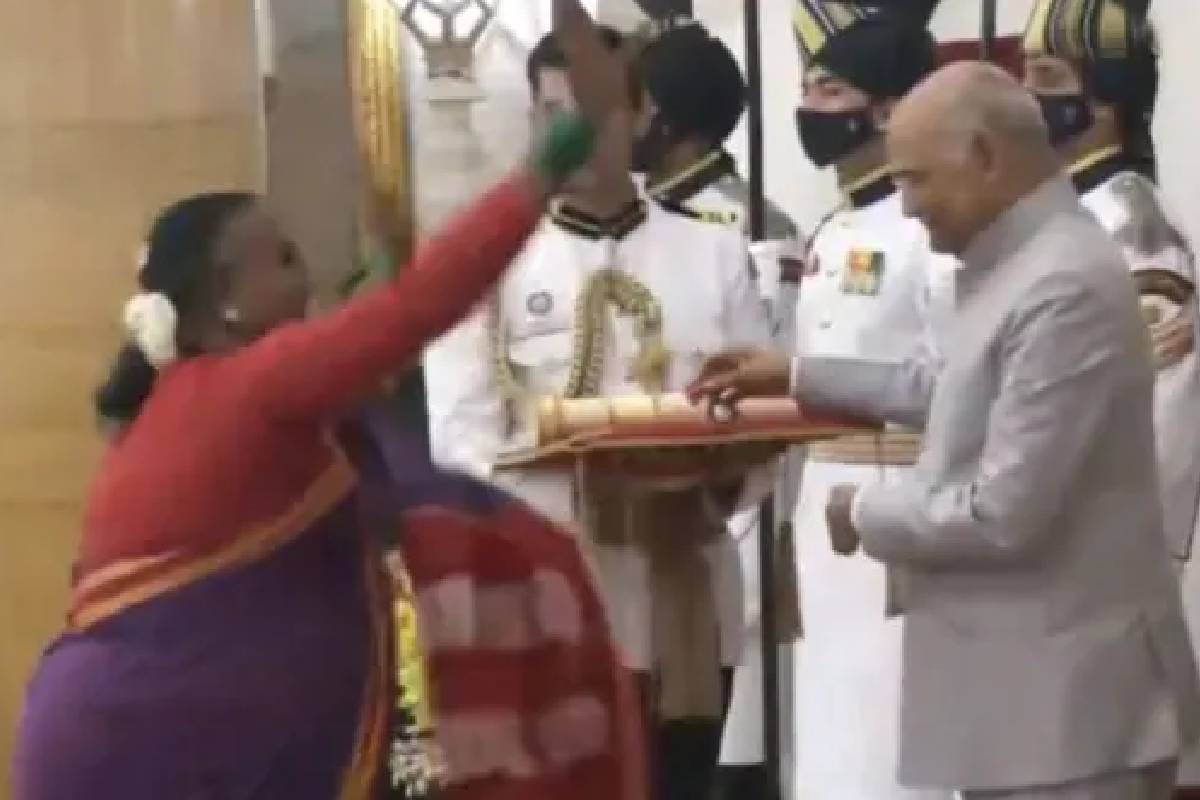 പത്മശ്രീ ഏറ്റുവാങ്ങി ട്രാന്‍സ്‌ജെന്‍ഡര്‍ നാടോടി നർത്തകി മഞ്ചമ്മ ജോഗതി