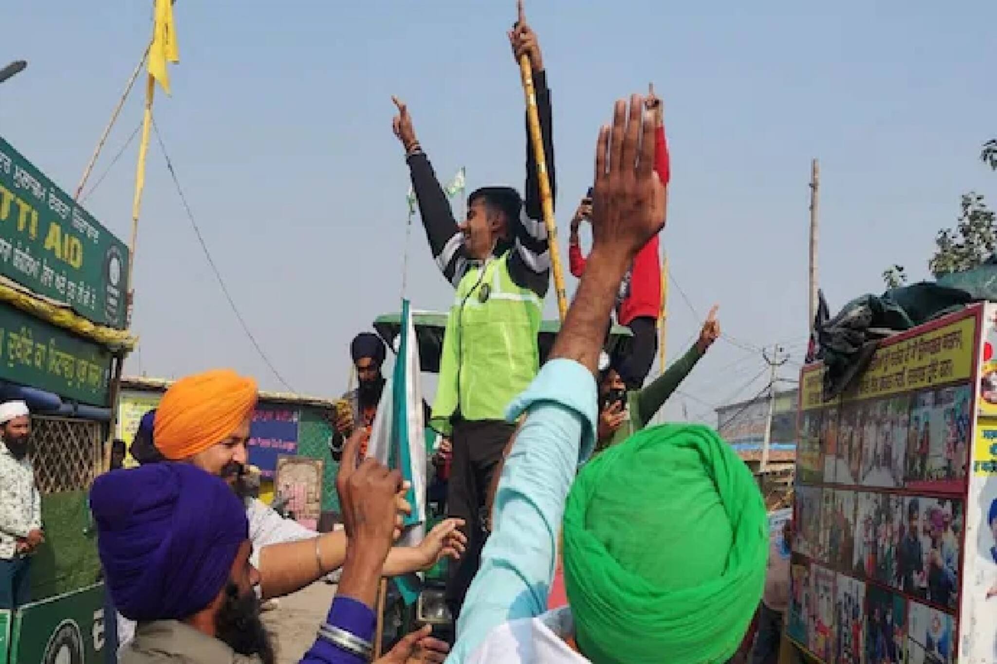 പഴയ ട്വീറ്റ് ഓർമിപ്പിച്ച് രാഹുൽ ഗാന്ധി; വിജയാഘോഷത്തിൽ കർഷകർ