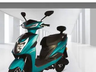greta_scooter