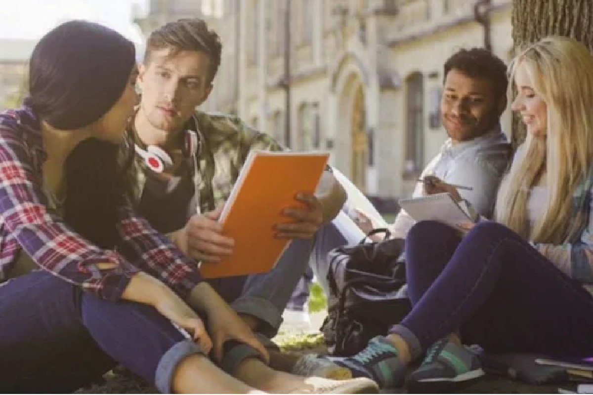 Women ahead of men in management and legal studies (Representative image)