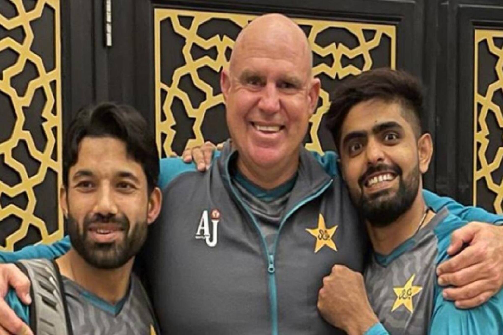 മാത്യു ഹെയ്ഡന് ഖുര്‍ആന്‍ സമ്മാനിച്ച് റിസ്വാന്‍; ആ നിമിഷം ഒരിക്കലും മറക്കില്ലെന്ന് ഹെയ്ഡന്‍