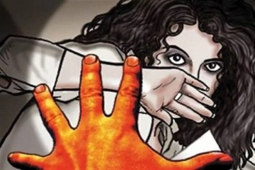  തന്റെ മിനി ട്രക്കിൽ ലിഫ്റ്റ് വാഗ്ദാനം ചെയ്ത ഒരാൾ തന്നെ പീഡിപ്പിക്കുകയും ലൈംഗിക ബന്ധത്തിന് അഭ്യർത്ഥിക്കുകയും ചെയ്തുവെന്ന് ആരോപിച്ച് ബഗോദരയിൽ നിന്നുള്ള യുവതി ശനിയാഴ്ച പോലീസിൽ പരാതി നൽകി (പ്രതീകാത്മക ചിത്രം)