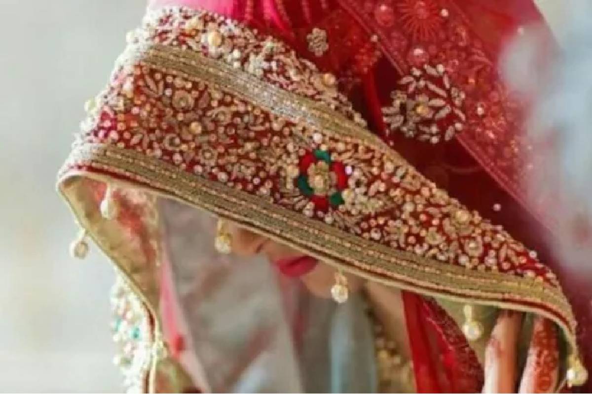 വിവാഹപ്രായം ഉയർത്തുന്നതിനെതിരെ മഹിളാ അസോസിയേഷൻ