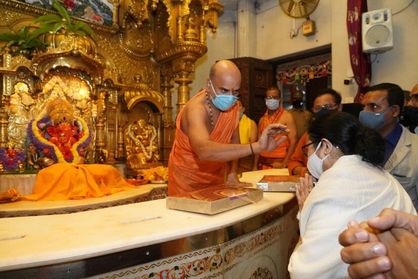  ബു​ധ​നാ​ഴ്​​ച എ​ൻ സി​പി അ​ധ്യ​ക്ഷ​ൻ ശ​ര​ദ്​ പ​വാ​റി​നെ മമത കാ​ണും. നേരത്തേ, തൃണമൂൽ കോൺഗ്രസിന്‍റെ ​മുഖ്യ തെരഞ്ഞെടുപ്പ്​ ഉപദേഷ്​ടാവായ പ്രശാന്ത്​ കിഷോറുമായി പവാർ കൂടിക്കാഴ്ച നടത്തിയിരുന്നു.  (Credits: News18)