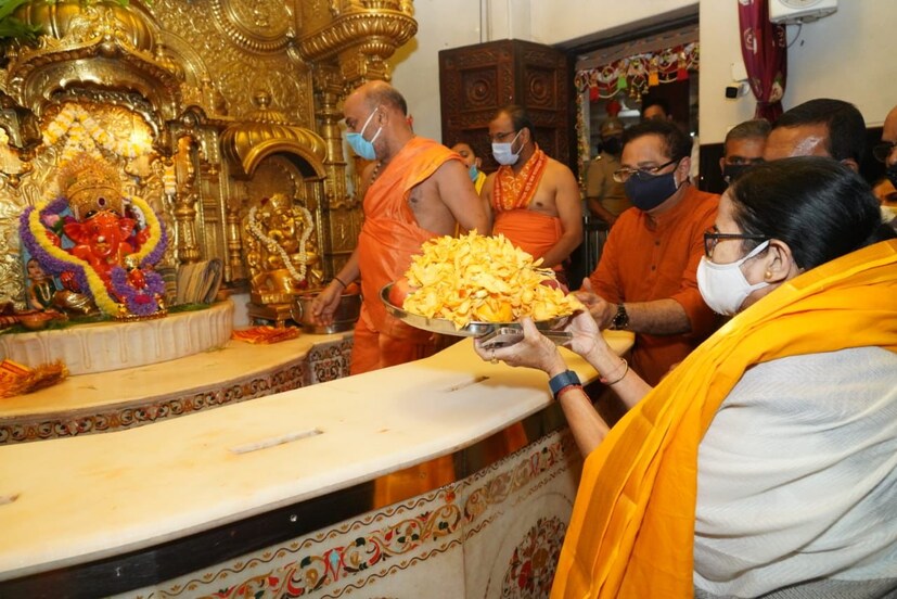  ഗോവ തെരഞ്ഞെടുപ്പ്​ ലക്ഷ്യമിട്ടാണ്​ എൻസിപി, തൃണമൂൽ നേതാക്കളുടെ കൂടിക്കാഴ്ച. ഇരുവരും ഗോവ നിയമസഭ തെരഞ്ഞെടുപ്പിൽ സാന്നിധ്യമറിയിക്കും. ദേശീയ, പ്രദേശിക വിഷയങ്ങളിൽ ഇരുവരും തമ്മിൽ ചർച്ച നടത്തിയേക്കും.  (Credits: News18)