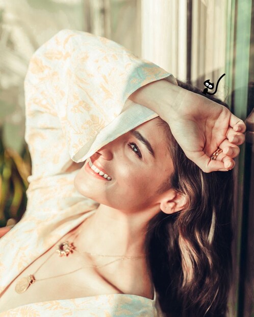 Alia Bhatt looks stunning in the pastel coloured dress.