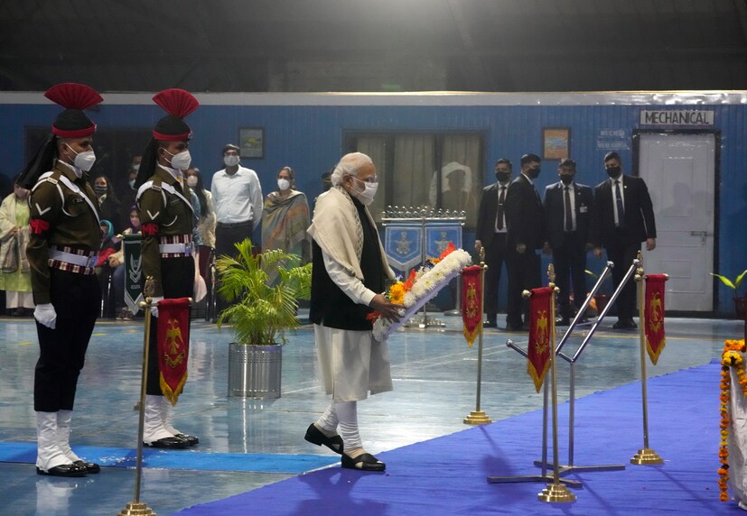  പ്രധാനമന്ത്രി അന്ത്യോപചാരം അർപ്പിക്കുന്നു.