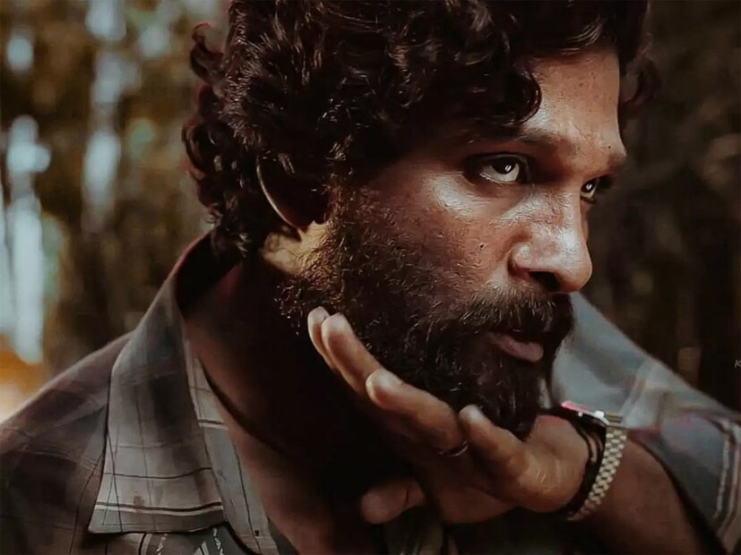 'പുഷ്പ: ദ റൈസ്' എന്ന സിനിമയുടെ ക്ലൈമാക്‌സിൽ താരങ്ങളായ അല്ലു അർജുനെയും ഫഹദ് ഫാസിലിനെയും നഗ്നരായി ഉൾപ്പെടുത്തേണ്ടതായിരുന്നു, എന്നാൽ ഒരു പ്രത്യേക കാരണം കൊണ്ട് സംവിധായകർ അത് വേണ്ടെന്ന് തീരുമാനിച്ചു