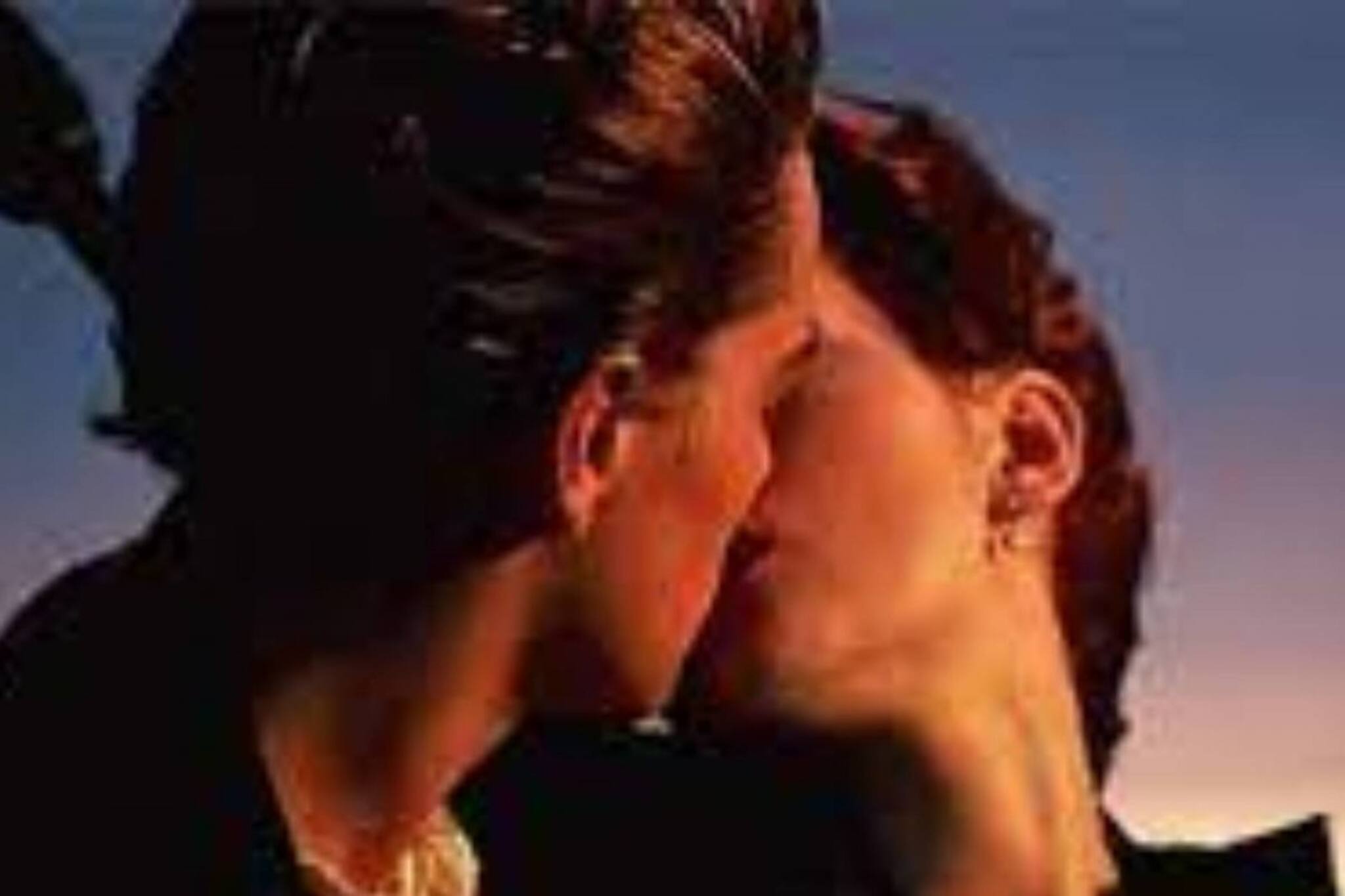 'അത് ശരിക്കും മനോഹരമായിരുന്നു'; ടൈറ്റാനിക്കിലെ ഇന്റിമേറ്റ് സീനുകളെ കുറിച്ച് കേറ്റ്