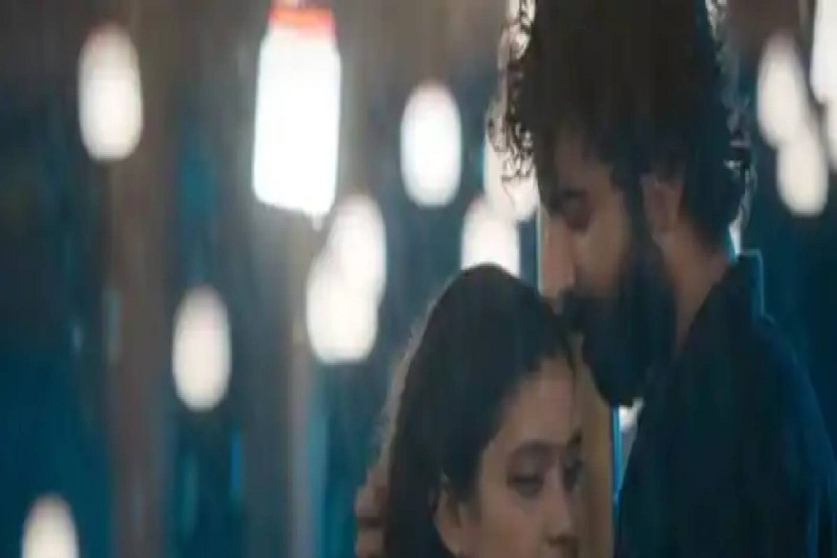 മുരുകൻ കാട്ടാക്കട ആണ് ചിത്രത്തിന്റെ ഗാനരചന നിര്‍വഹിച്ചിരിക്കുന്നത്. 