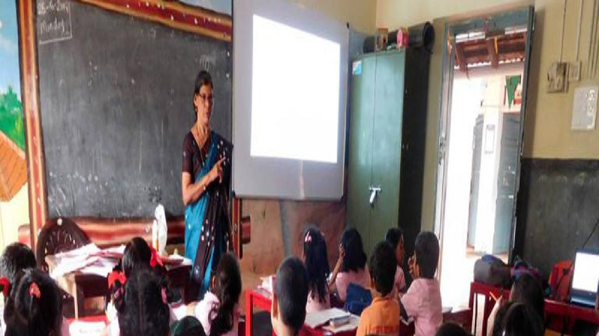 സ്കൂളുകളിലെ പ്രധാനധ്യാപക പ്രതിസന്ധിക്ക് താൽക്കാലിക പരിഹാരവുമായി വിദ്യാഭ്യാസ വകുപ്പ്; 1653 പ്രൈമറി അധ്യാപകർക്ക് സ്ഥാനക്കയറ്റം