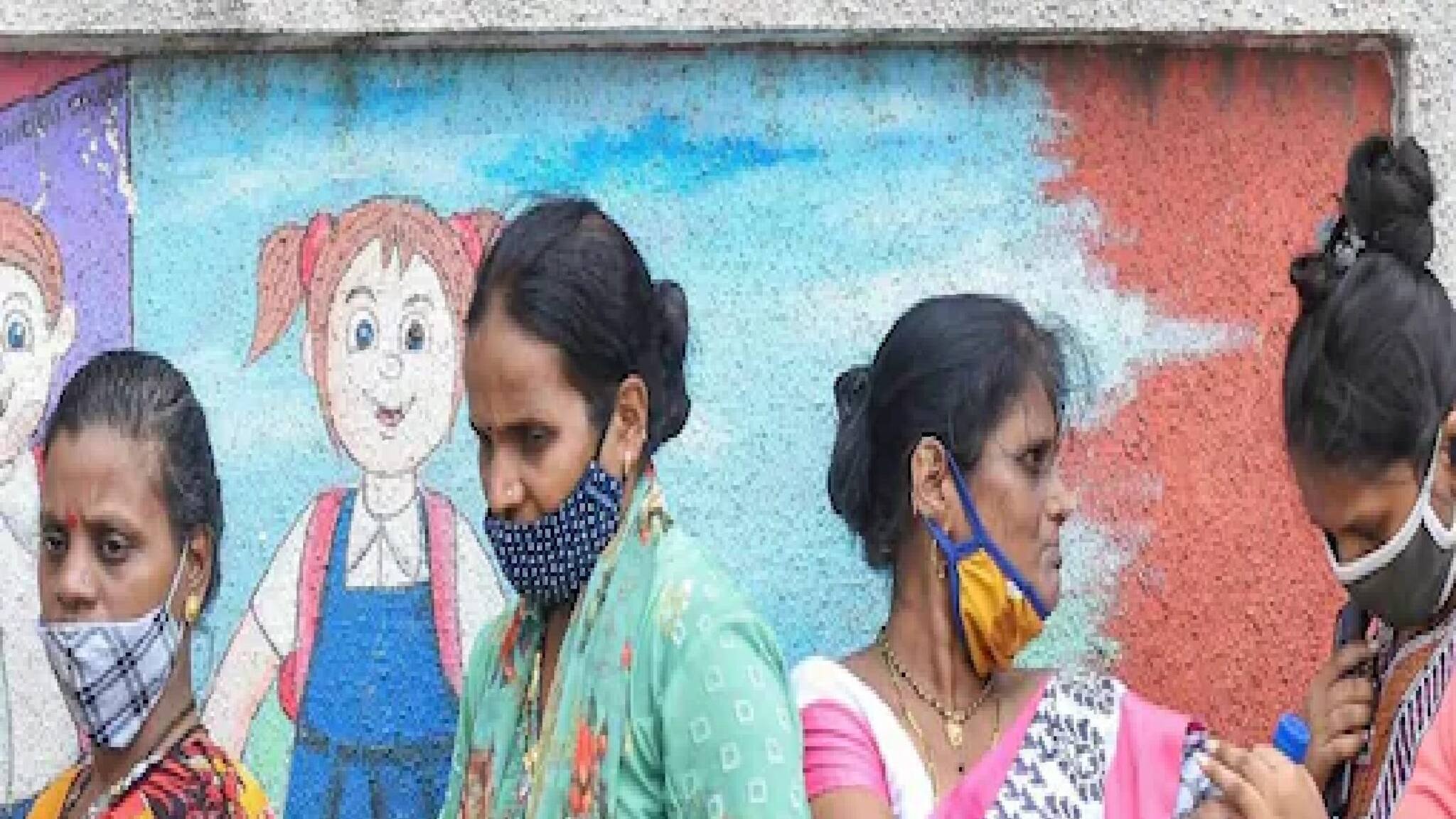 Covid 19 | യൂറോപ്പിലും യുഎസിലും ഒമിക്രോൺ രോഗബാധിതരുടെ എണ്ണം ഉയരുന്നു; ഇന്ത്യയില്‍ കോവിഡ് കേസുകൾ കുറയാൻ കാരണമെന്ത്?