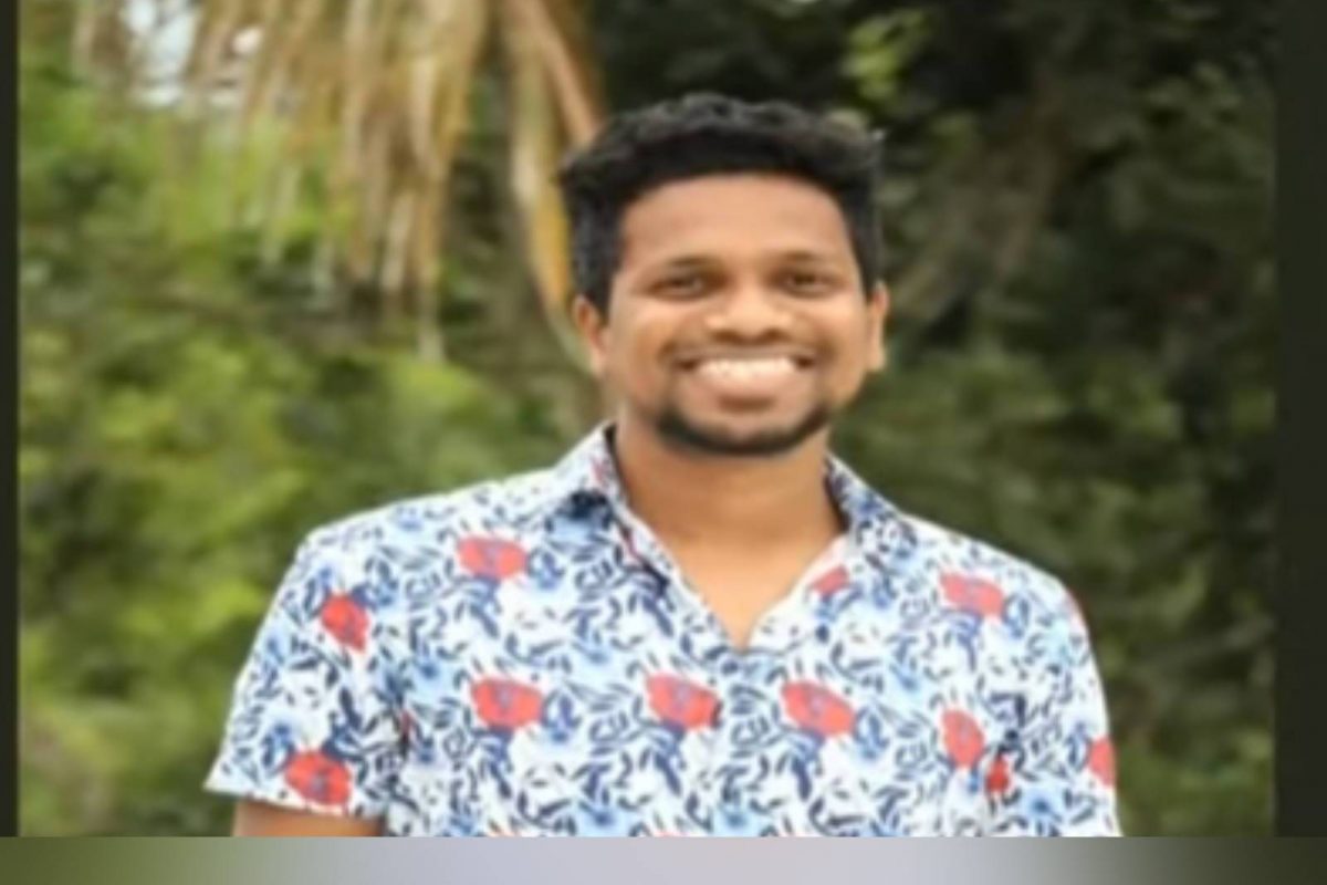 കൊലക്കേസ് പ്രതിയെ അന്വേഷിച്ച് പോയ പൊലീസുകാരുടെ വള്ളം മറിഞ്ഞു; പൊലീസുകാരന് ദാരുണാന്ത്യം