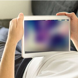 ഭർത്താവുമൊത്തുള്ള സ്വകാര്യ നിമിഷങ്ങൾ ഫേസ്ബുക്കിൽ ലൈവ്സ്ട്രീമായി... ഭർത്താവുമൊത്തുള്ള സ്വകാര്യ നിമിഷങ്ങൾ ഫേസ്ബുക്കിൽ ലൈവ്സ്ട്രീമായി...