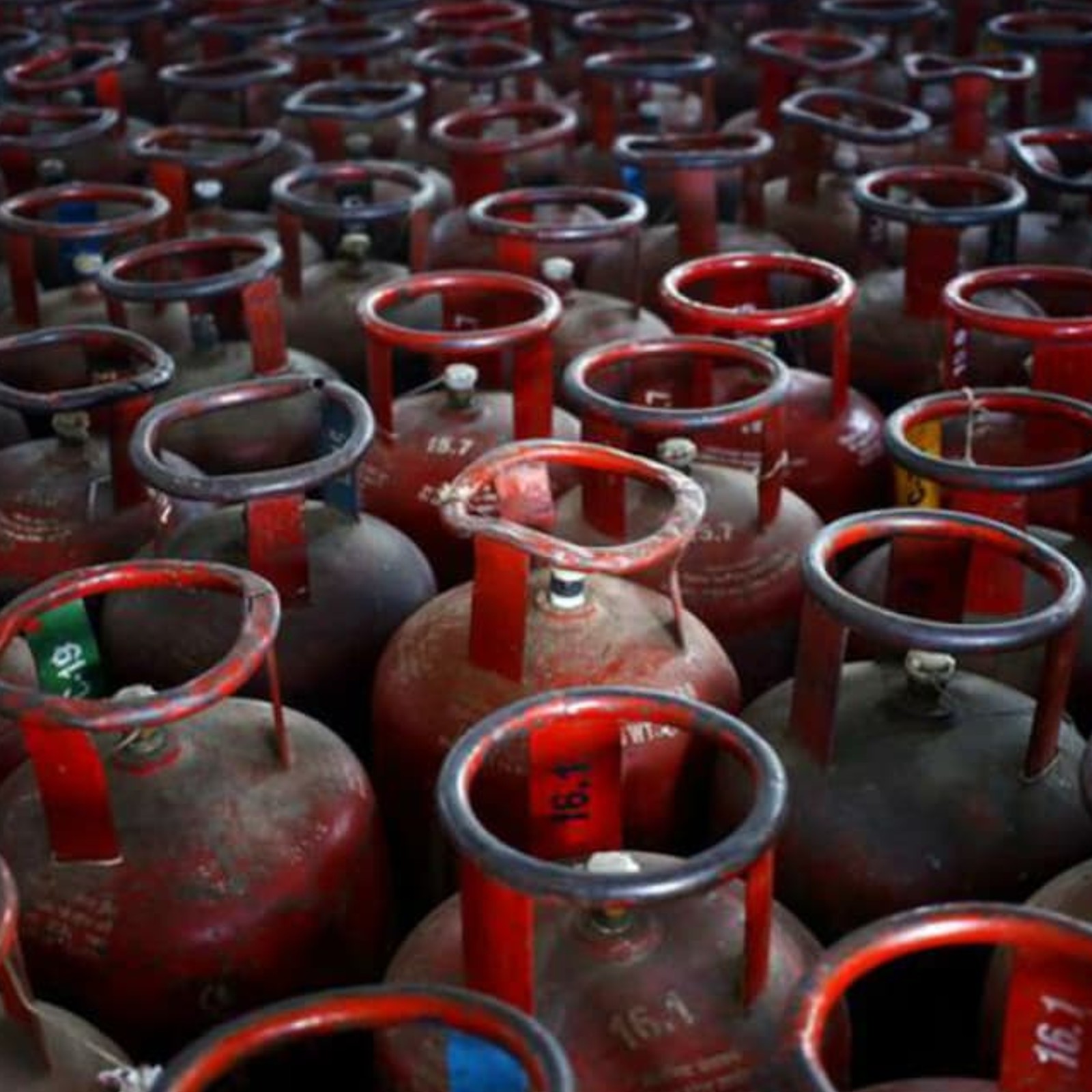 LPG price | ഗ്യാസ് സിലിണ്ടറിന് 200 രൂപ സബ്സിഡി; പെട്രോൾ-ഡീസൽ വിലയും കുറയും