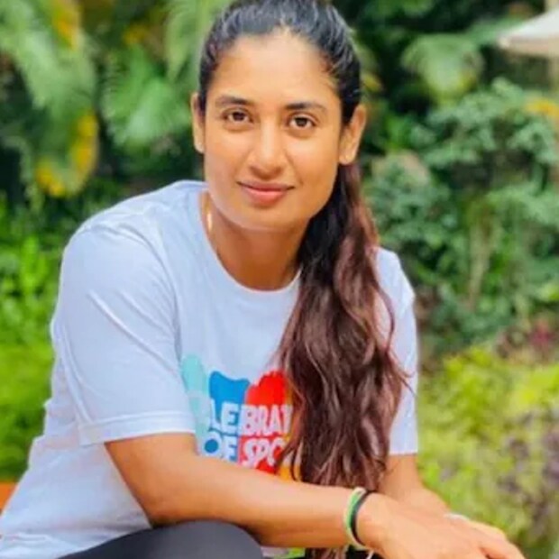 ഇന്ത്യയുടെ അഭിമാന ക്രിക്കറ്റ് താരമാണ് മിതാലി രാജ് (Mithali Raj). ഇന്ന് മിതാലിയുടെ 39-ാമത് ജന്മദിനമാണ് (birthday). ഏകദിനത്തിലും (ODI) ടെസ്റ്റ് പരമ്പരകളിലുമെല്ലാം ക്യാപ്റ്റനായിരുന്ന ( captain ) മിതാലി ഇന്ത്യക്കാരുടെ ഏറ്റവും പ്രിയപ്പെട്ട ക്രിക്കറ്റ് താരങ്ങളിലൊന്നാണ്. തന്റെ രണ്ട് ദശാബ്ദം നീണ്ട കരിയറിൽ ഇന്ത്യയെ പ്രതിനിധീകരിച്ച് മികച്ച നേട്ടങ്ങൾ കൈവരിച്ച താരമാണ് മിതാലി. ഇന്ത്യയുടെ അഭിമാന ക്രിക്കറ്റ് താരമാണ് മിതാലി രാജ് (Mithali Raj). ഇന്ന് മിതാലിയുടെ 39-ാമത് ജന്മദിനമാണ് (birthday). ഏകദിനത്തിലും (ODI) ടെസ്റ്റ് പരമ്പരകളിലുമെല്ലാം ക്യാപ്റ്റനായിരുന്ന ( captain ) മിതാലി ഇന്ത്യക്കാരുടെ ഏറ്റവും പ്രിയപ്പെട്ട ക്രിക്കറ്റ് താരങ്ങളിലൊന്നാണ്. തന്റെ രണ്ട് ദശാബ്ദം നീണ്ട കരിയറിൽ ഇന്ത്യയെ പ്രതിനിധീകരിച്ച് മികച്ച നേട്ടങ്ങൾ കൈവരിച്ച താരമാണ് മിതാലി.