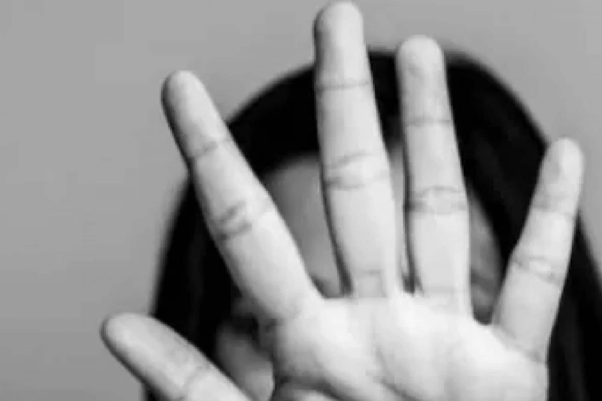 ശാരീരികബന്ധത്തിന് വിസമ്മതിച്ച ലിവ്-ഇൻ പങ്കാളിയെ യുവാവ് സ്ക്രൂഡ്രൈവർ ഉപയോഗിച്ച് കുത്തി പരിക്കേൽപ്പിച്ചതായി പരാതി