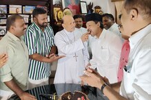 Christmas 2021| സാദിഖലി തങ്ങള്‍ ബിഷപ്പ് ഹൗസിലെത്തി, കേക്ക് മുറിച്ച് ക്രിസ്മസ് ആഘോഷിച്ചു