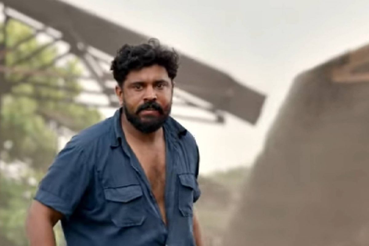 തുറമുഖത്തിൽ നിവിൻ പോളി