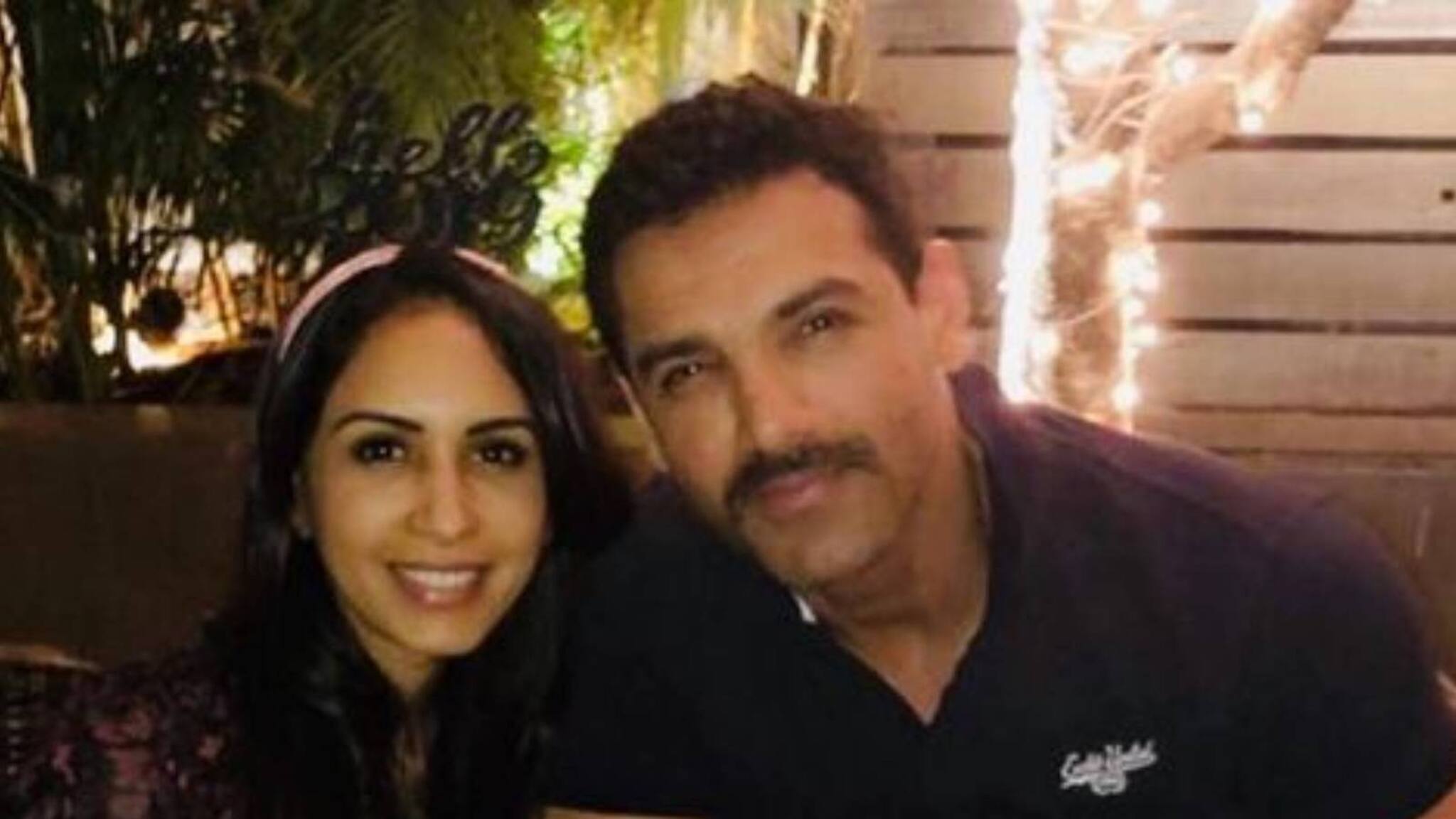 John Abraham| ജോൺ എബ്രഹാമിനും ഭാര്യയ്ക്കും കോവിഡ്; താരം ഹോം ക്വാറന്റീനിൽ