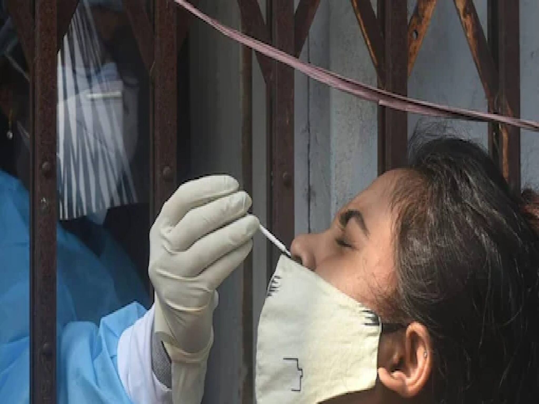 Omicron| മെട്രോ നഗരങ്ങളിൽ കോവിഡ് സ്വയം പരിശോധനാ കിറ്റുകളുടെ വിൽപ്പന വർധിക്കുന്നു; ആശങ്ക പ്രകടിപ്പിച്ച് ആരോഗ്യ വിദഗ്ധർ