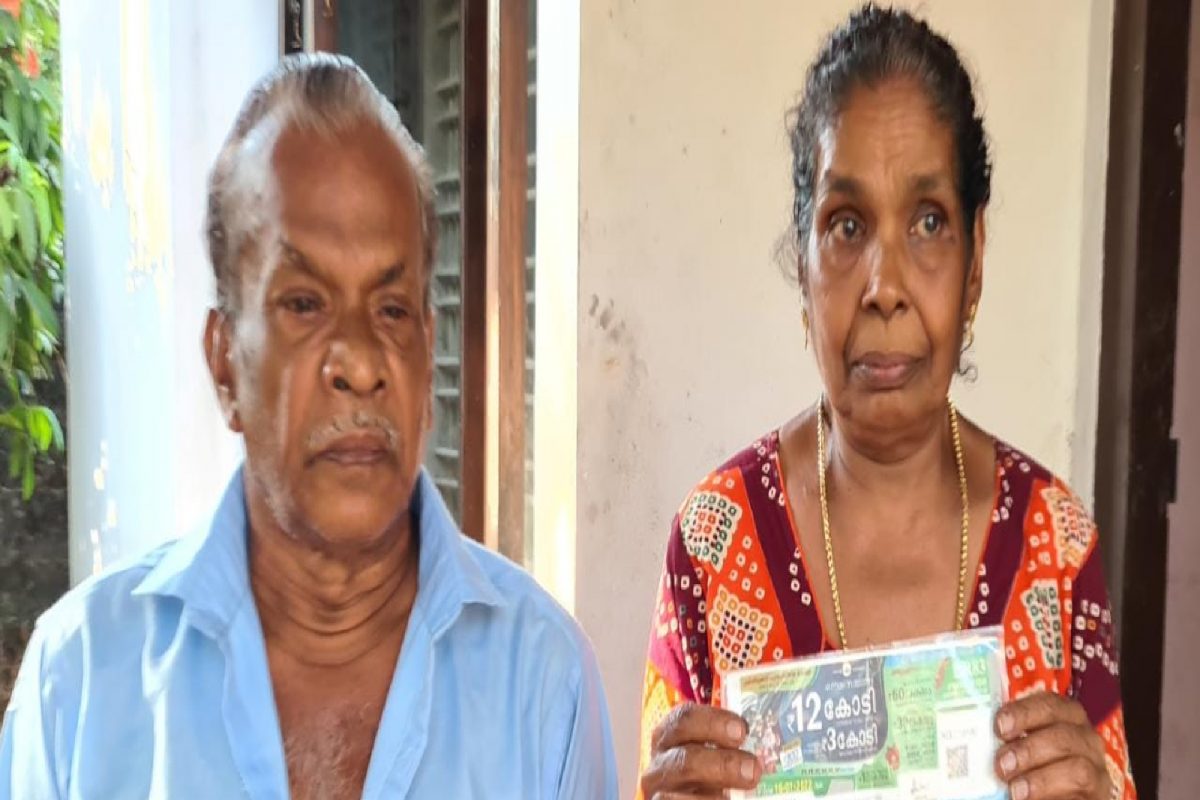 ഇന്ന് രാവിലെ എടുത്ത ലോട്ടറിക്കാണ് ബംബര്‍ സമ്മാനം അടിച്ചത് 
