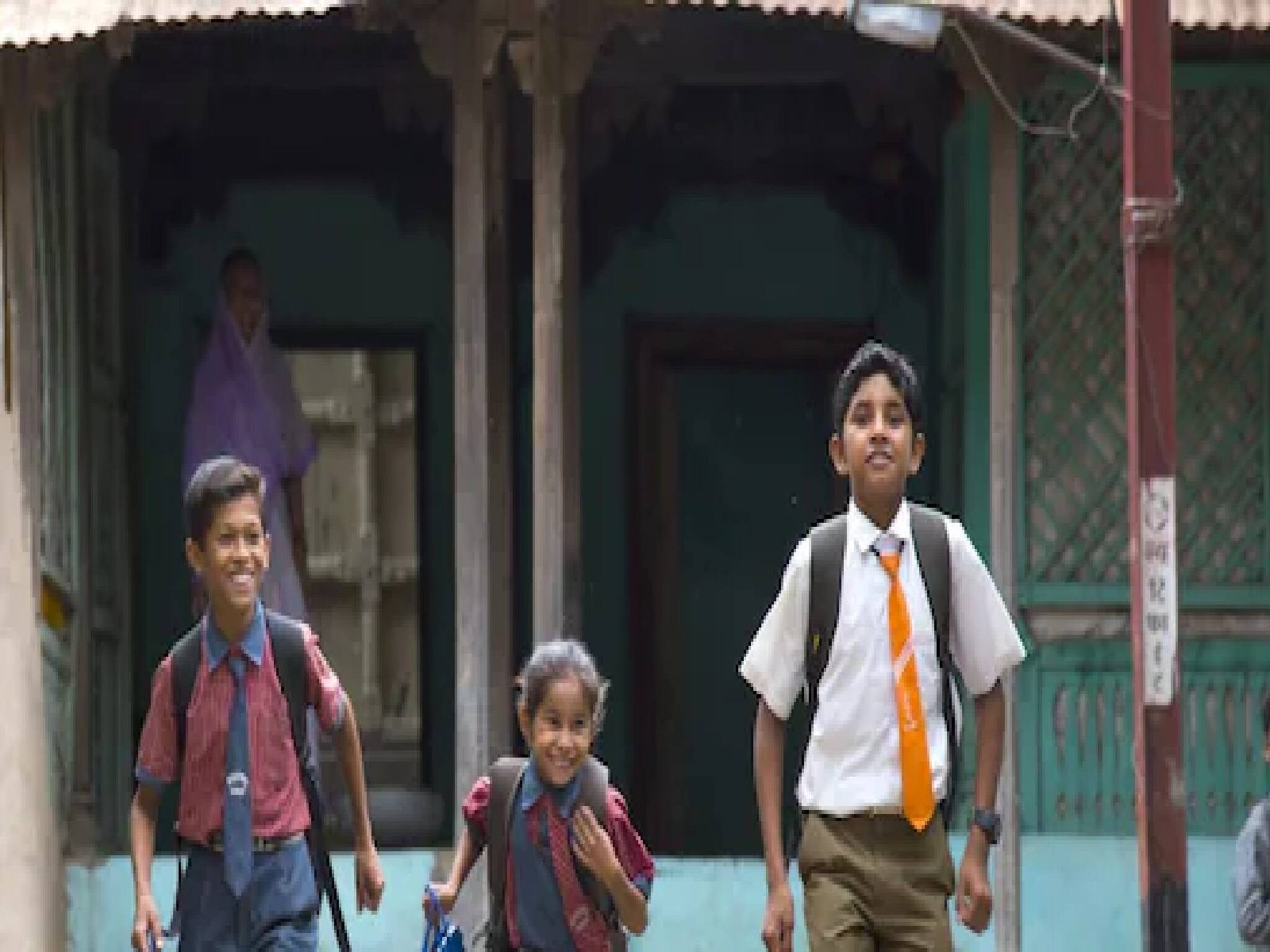 Covid in Children | കോവിഡ് മൂന്നാം തരംഗത്തെ കുട്ടികൾ ഭേദപ്പെട്ട നിലയിലാണ് തരണം ചെയ്യുന്നതെന്ന് ആരോഗ്യ വിദഗ്ദ്ധർ; കാരണമെന്ത്?