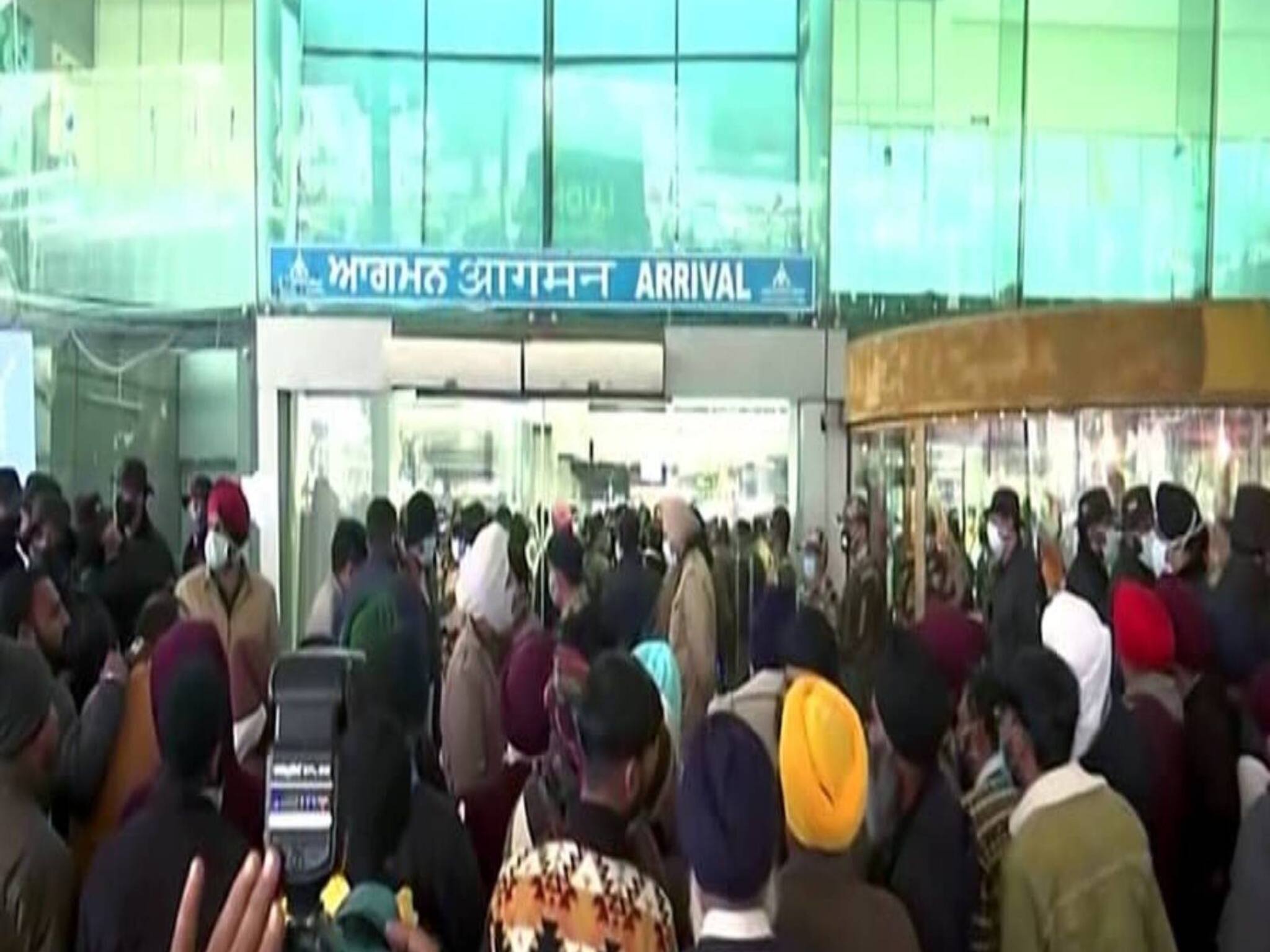 Covid-19 |അമൃത്സറില്‍ 285 പേരുമായി വന്ന ചാര്‍ട്ടേഡ് വിമാനത്തില്‍ 173 പേര്‍ക്ക് കോവിഡ്; എത്തിയത് ഇറ്റലിയില്‍ നിന്ന്