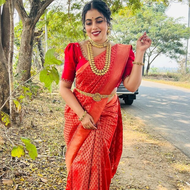  തെലുങ്കിൽ തിരക്കേറിയ താരമാണ് മലയാളികളുടെ ഷംന കാസിം.
