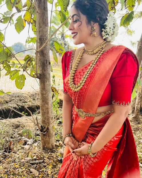  പൂർണ എന്ന പേരിൽ ഇതര ഭാഷകളിൽ അഭിനയിക്കുന്നത്