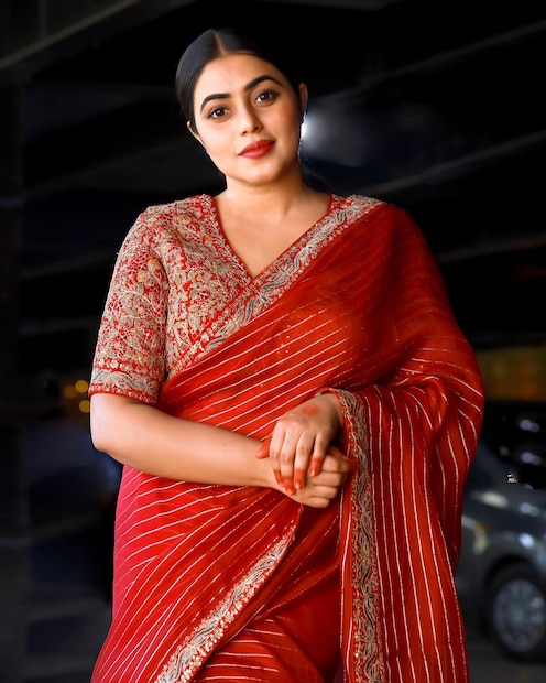 நடிகை பூர்ணா ( Image : Instagram @shamnakasim )