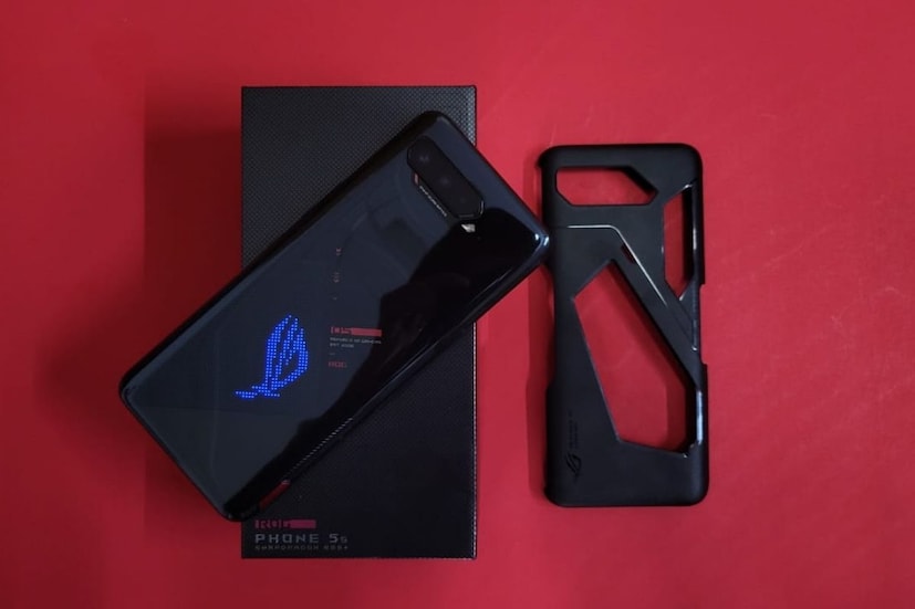 Taiwanese brand Asus has launched its latest gaming smartphone, the Asus ROG Phone 5s in India today. The Asus ROG Phone 5s series comes with the ROG Phone 5s and the ROG Phone 5s Pro, both have been launched as the latest gaming smartphones in the country. The Asus ROG Phone 5s comes with several improvements over the Asus ROG Phone 5, and comes with features like a 144Hz display, a Qualcomm Snapdragon 888+ chipset, and much more.