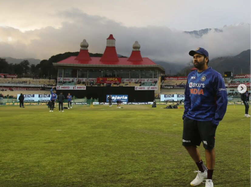 India national cricket team, sri lanka national cricket team, captain rohit sharma, rohi sharma 50th catch t20i, India recorded their 10th consecutive T20I win at home, Team India’s 11th consecutive win in T20Is, Rohit Sharma’s 16th home win as a T20I captain, Rohit Sharma surpasses kane Williamson, rohit sharam breaks eoin morgan record, ind vs Sl t20, कप्तान रोहित शर्मा, रोहित के टी20 में 50 कैच, रोहित शर्मा ने मोर्गन को पछाड़ा, रोहित शर्मा ने केन विलियमसन का रिकॉर्ड तोड़ा