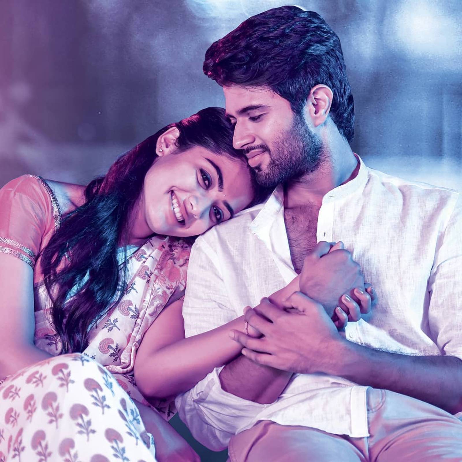  വിജയ് ദേവരകൊണ്ടയും രശ്മിക മന്ദാനയും വേർപിരിഞ്ഞോ? അതിന് ഇരുവരും തമ്മിൽ പ്രണയത്തിലാണെന്ന് ഇതുവരെ പരസ്യമായി തുറന്നു പറഞ്ഞിട്ടില്ലല്ലോ എന്നല്ലേ?