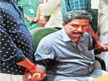 റവന്യു ഇന്‍സ്‌പെക്ടര്‍ കെ.കെ. ജയരാജിനെ വിജിലന്‍സ് സംഘം പിടികൂടിയപ്പോള്‍
