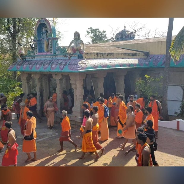  കന്യാകുമാരി ജില്ലയിലെ ചരിത്രപ്രധാനമായ 12 ശിവക്ഷേത്രങ്ങളിലേക്കുള്ള ശിവാലയ ഓട്ടത്തിന് ഭക്തി നിര്‍ഭരമായി തുടക്കം. കാവി വസ്ത്രവും കഴുത്തില്‍ രുദ്രാക്ഷമാലയും, കൈയില്‍ ഭസ്മ സഞ്ചിയും വീശരറിയുമായി ശിവ ഭഗവാനെ ഭക്തര്‍ കാല്‍ നടയായി 110 കിലോമീറ്റര്‍ ദൂരത്തിനകത്തെ 12 ക്ഷേത്രങ്ങളെ ബന്ധിപ്പിച്ച് രണ്ടു രാപകലുകളിലായി ദര്‍ശനം നടത്തുന്നതിനാണ് ശിവാലയ ഓട്ടം എന്ന് പറയുന്നത്.