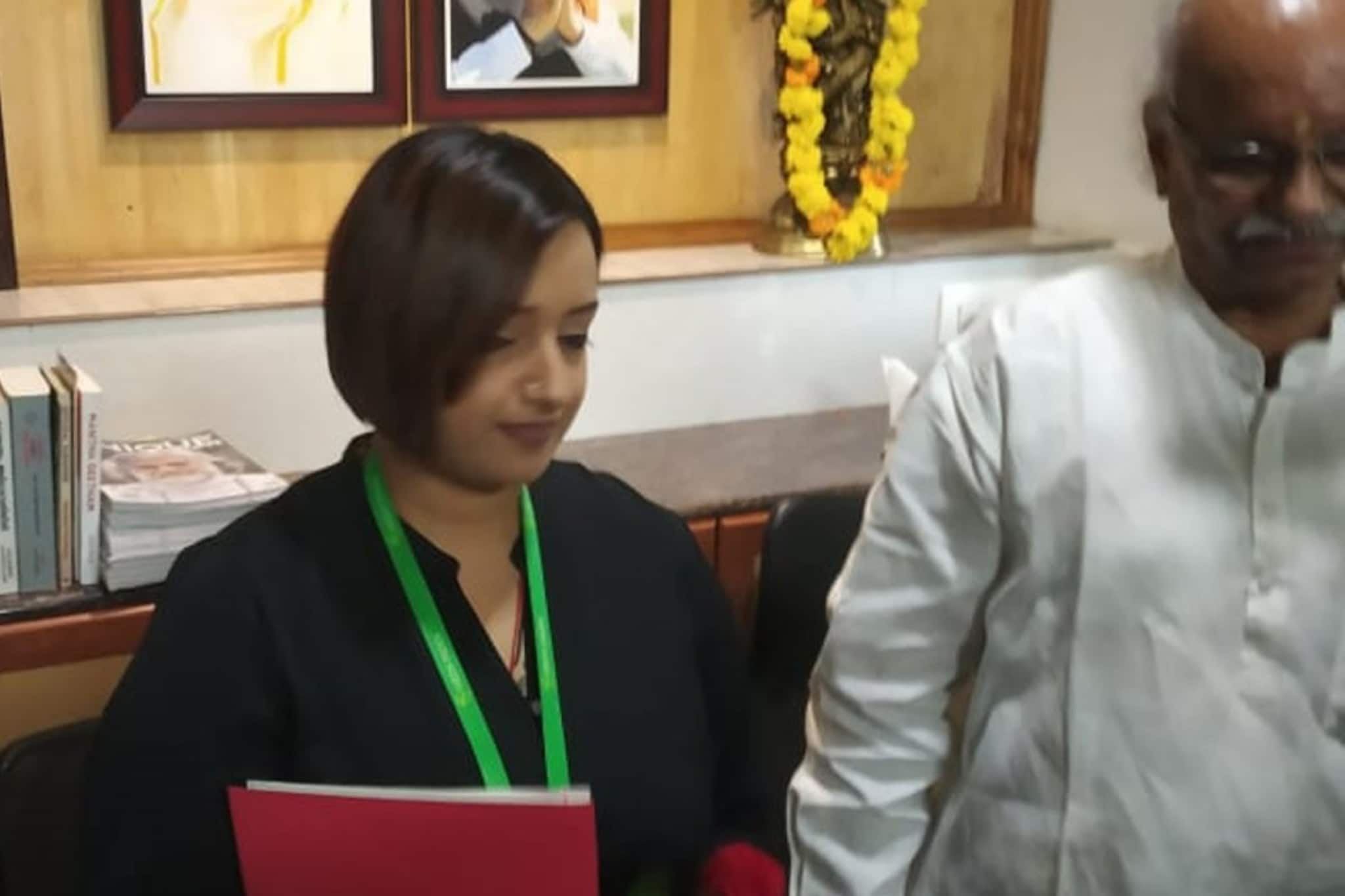 ശിവശങ്കറിനെ പിരിച്ചുവിട്ട് മാതൃക കാണിക്കുമോയെന്ന് HRDS