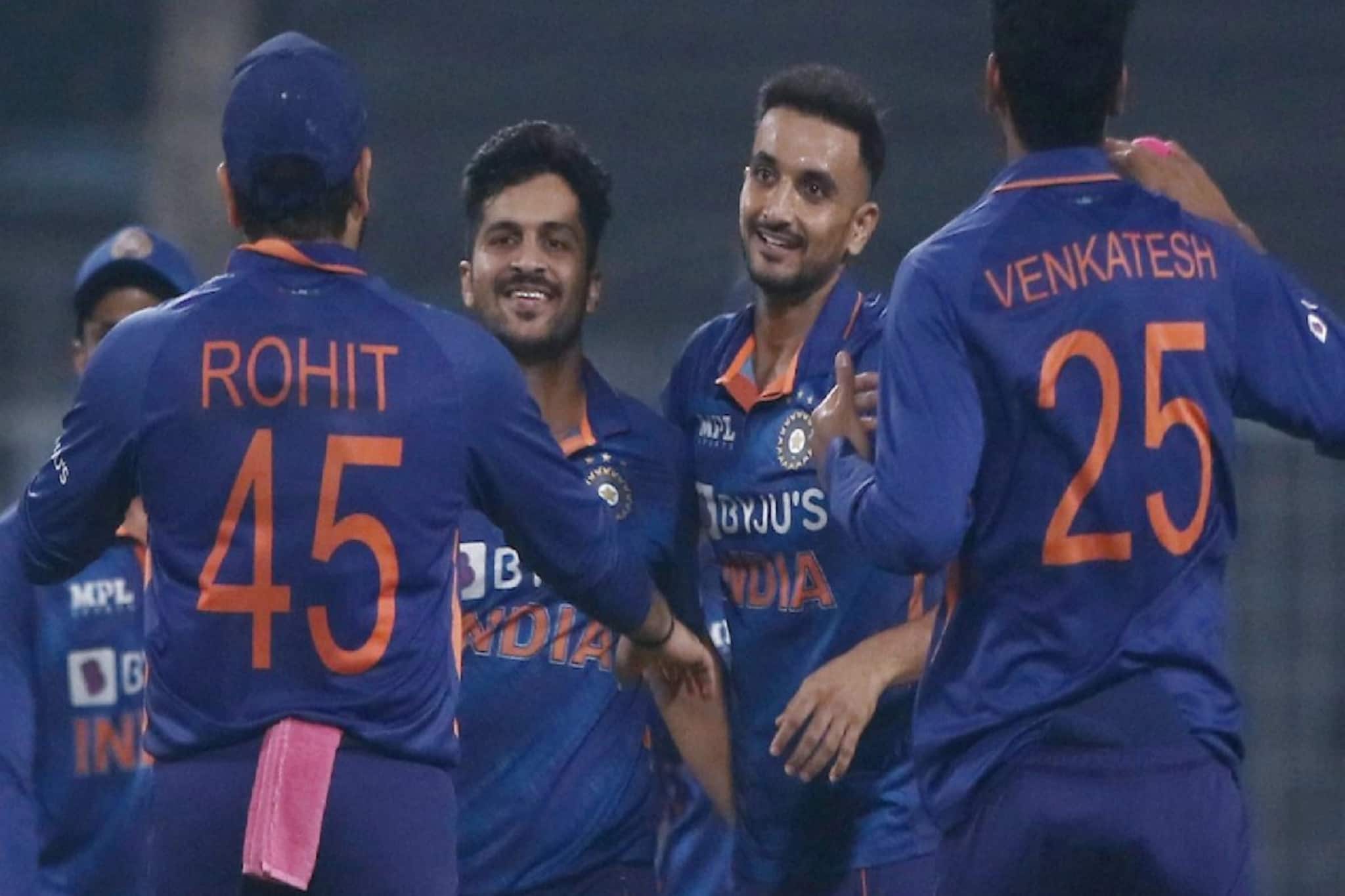 ഈഡനിലും വിൻഡീസിനെ തകർത്തു; ട്വിന്റി 20 പരമ്പരയും തൂത്തുവാരി രോഹിത്തും സംഘവും