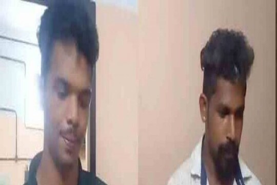 ഓട്ടോറിക്ഷ കടത്തിക്കൊണ്ടുപോകുന്നതിനിടെ കടയ്ക്കല്‍ ദേവി ക്ഷേത്രത്തിനു സമീപത്ത്​ നിന്ന്​ ഉത്സവ അലങ്കാരത്തിനു കൊണ്ടുവന്ന കേബിളുകളും മൊബൈല്‍ ഫോണും സംഘം മോഷ്ടിച്ചു. ഇതുമായി ചുണ്ട വഴി രക്ഷപ്പെടുന്നതിനിടെ ഓട്ടോറിക്ഷ മറിയുകയായിരുന്നു