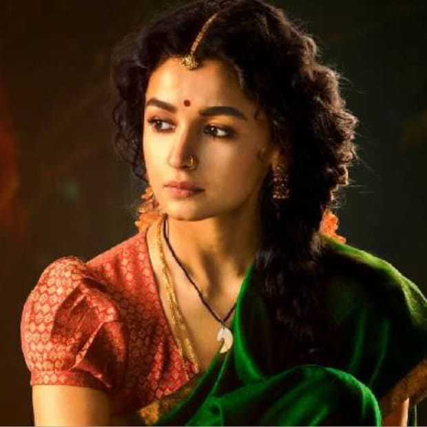  റിലീസ് മാറ്റിവയ്ക്കുന്നതിന് മുമ്പ് ‘RRR’ പ്രചാരണത്തിൽ ആലിയ, ഒരു വലിയ ഇവന്റ് ഒഴികെയുള്ള രണ്ടാം ഘട്ട പ്രമോഷണൽ കാമ്പെയ്‌നിൽ എങ്ങും പങ്കെടുത്തില്ല എന്നും ആളുകൾ ചൂണ്ടിക്കാട്ടുന്നു