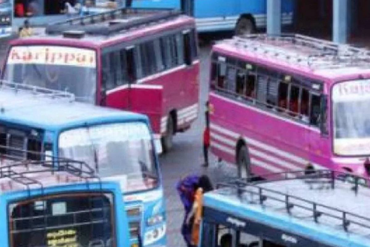ബസുകളുടെ മത്സരയോട്ടം മൂലമുള്ള അപകടസാഹചര്യങ്ങള്‍ ഒഴിവാക്കുന്നതിന് വേണ്ടിയാണ് ബസുകളില്‍ ക്യാമറകള്‍ ഘടിപ്പിക്കണമെന്ന നിയമം കൊണ്ടുവന്നത്